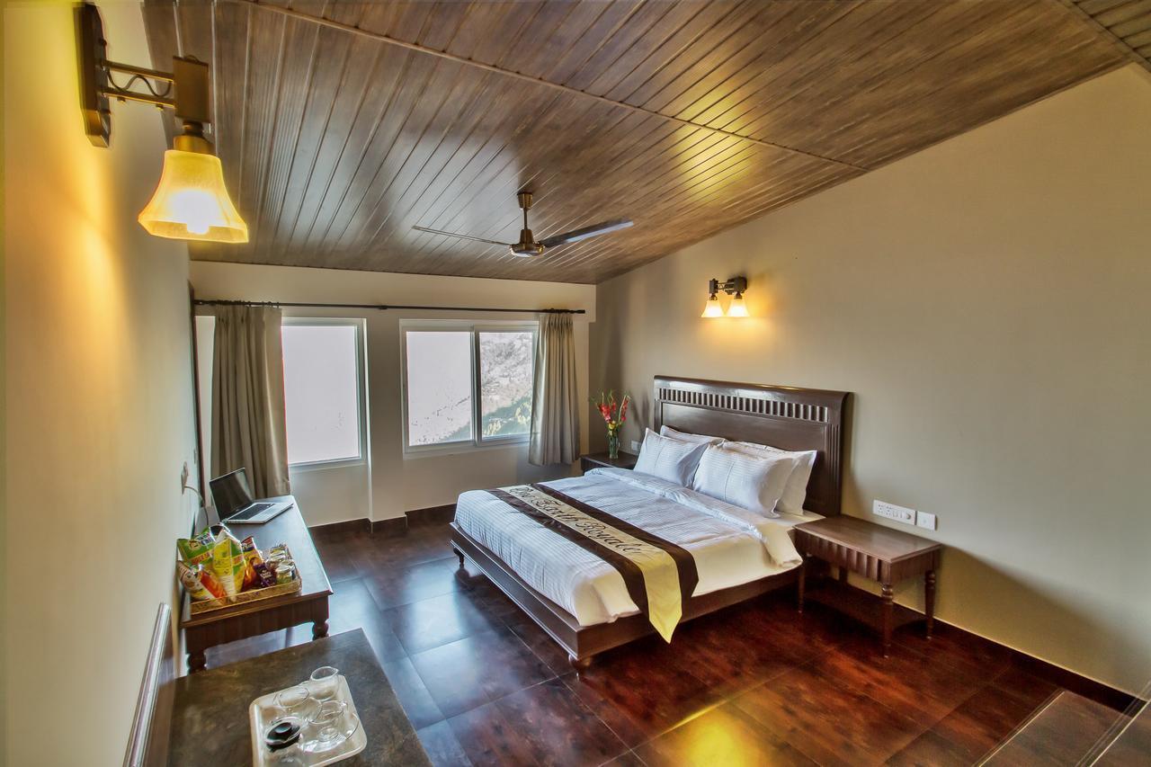 מוסורי One Earth Royale Boutique Hotel מראה חיצוני תמונה