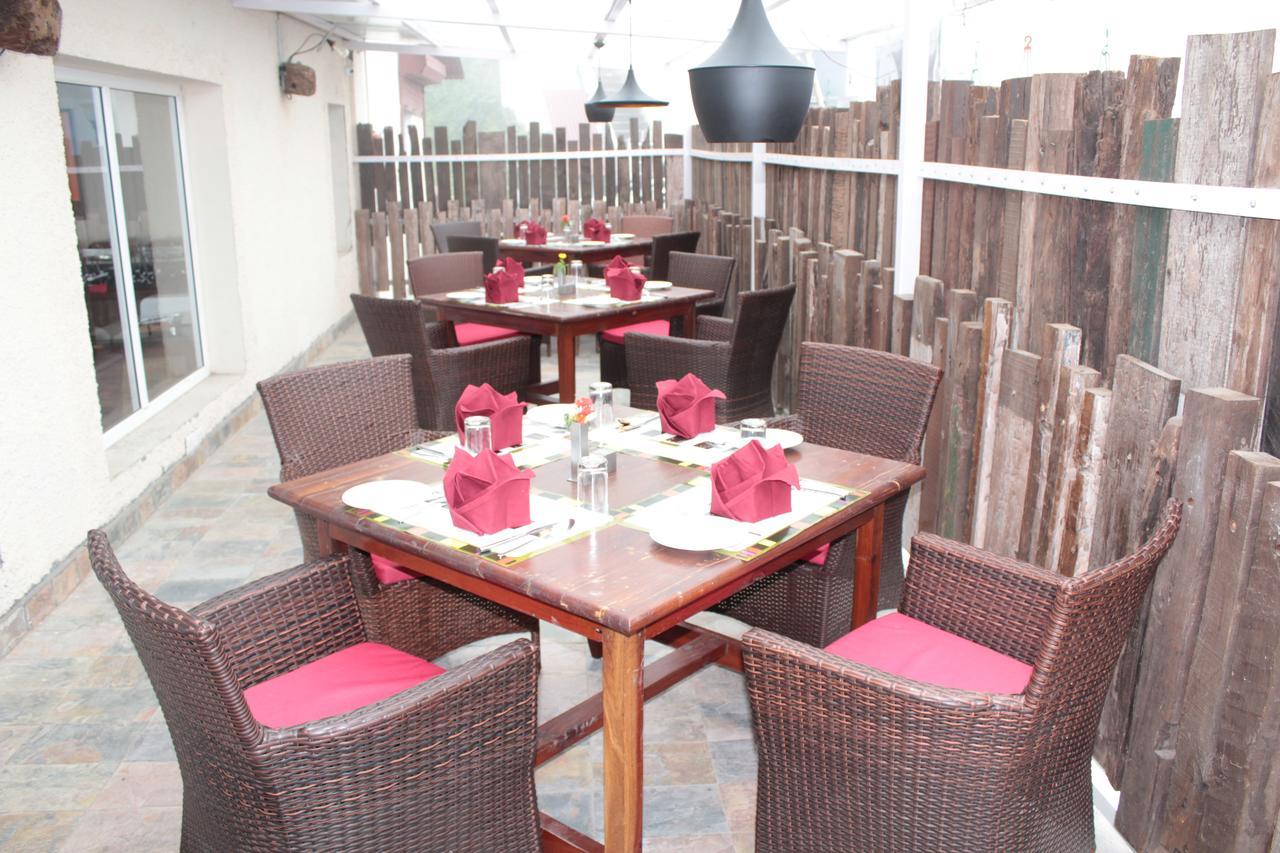 מוסורי One Earth Royale Boutique Hotel מראה חיצוני תמונה