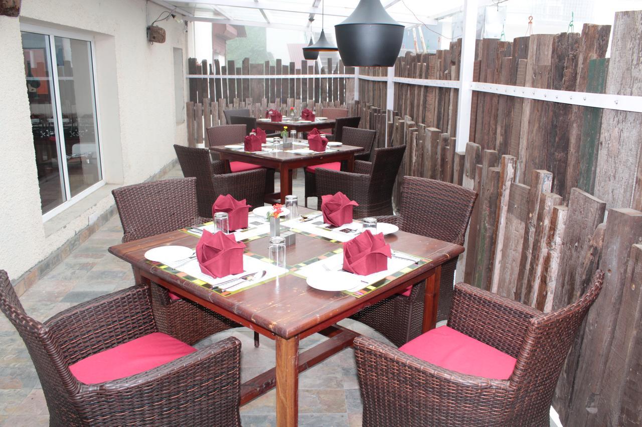 מוסורי One Earth Royale Boutique Hotel מראה חיצוני תמונה