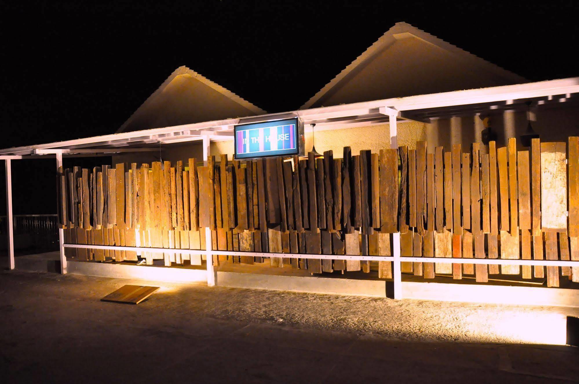 מוסורי One Earth Royale Boutique Hotel מראה חיצוני תמונה