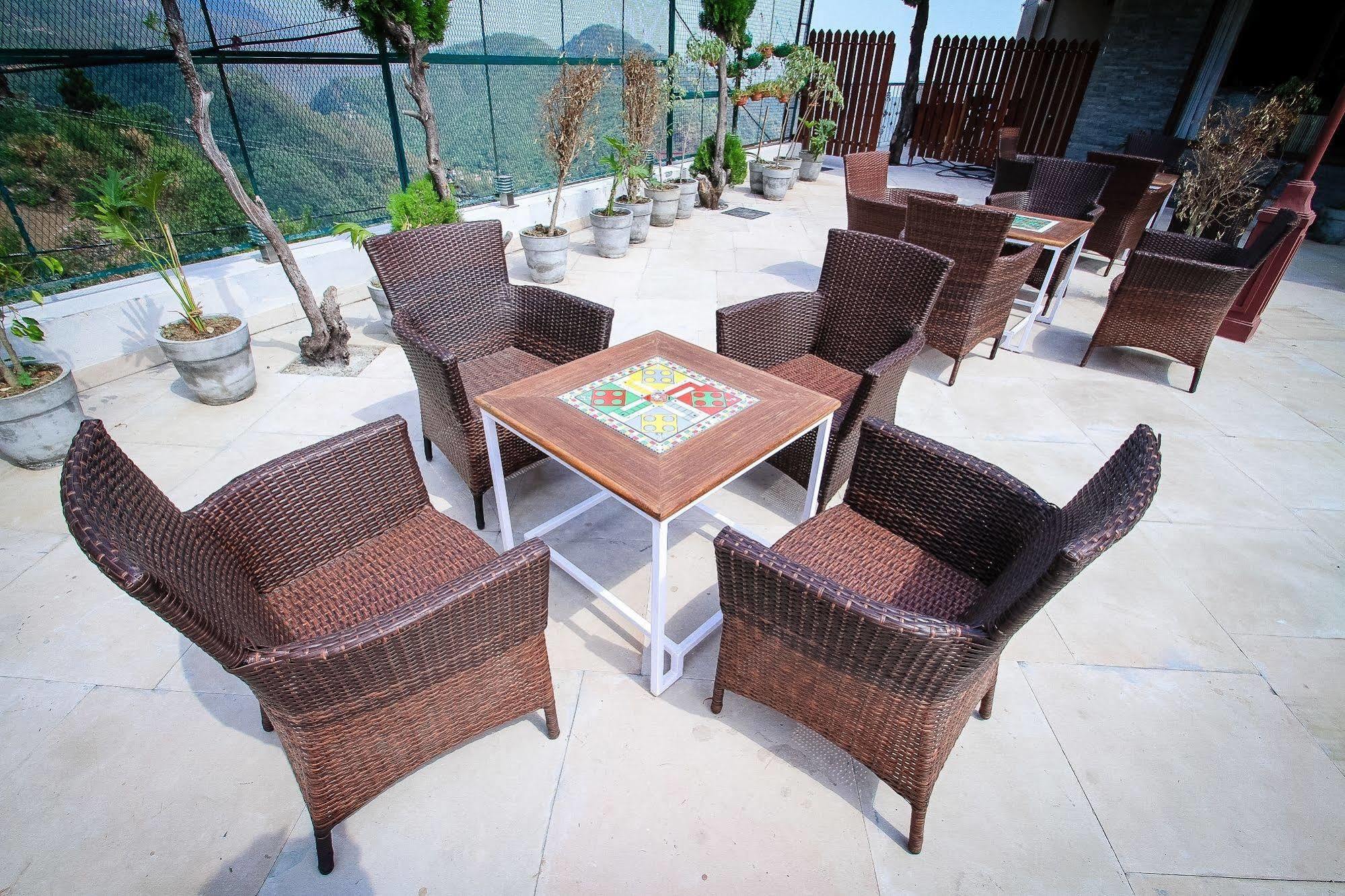 מוסורי One Earth Royale Boutique Hotel מראה חיצוני תמונה