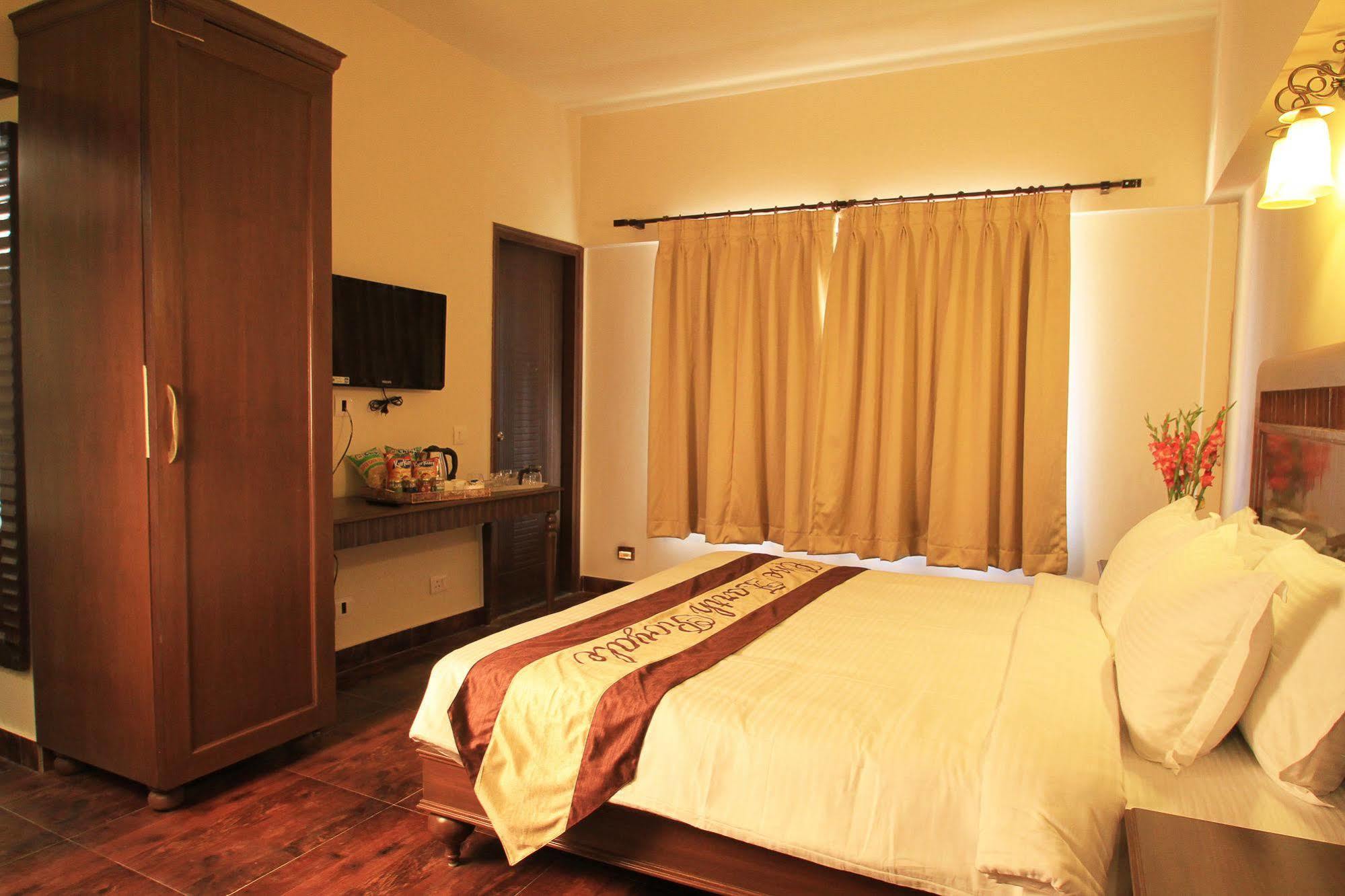 מוסורי One Earth Royale Boutique Hotel מראה חיצוני תמונה
