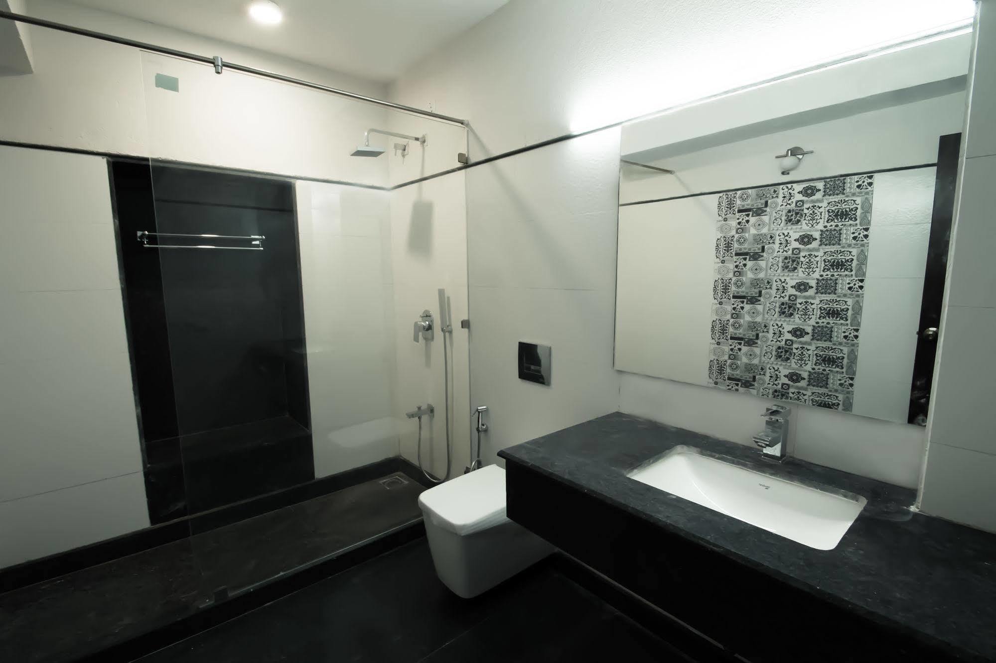 מוסורי One Earth Royale Boutique Hotel מראה חיצוני תמונה