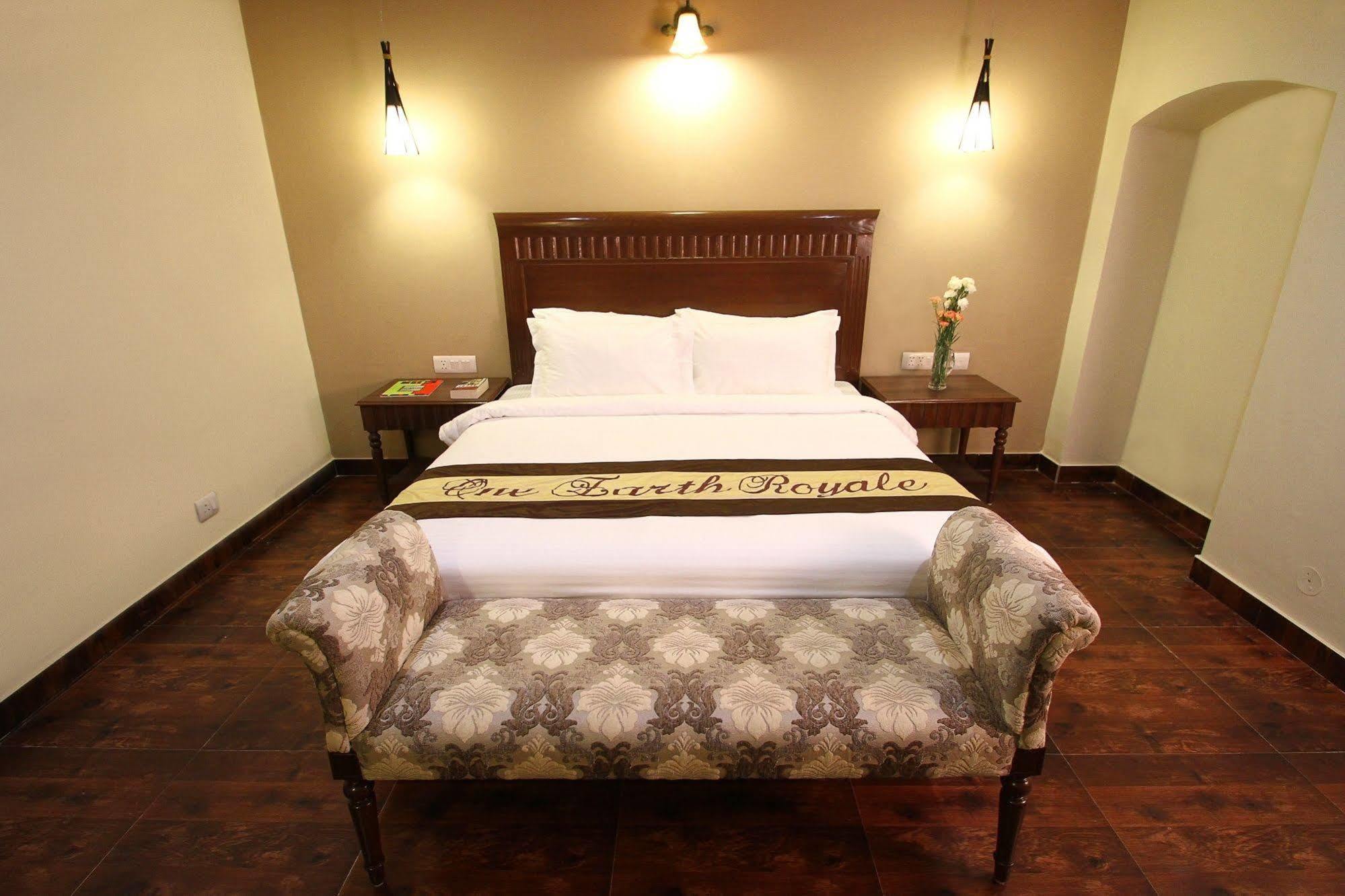 מוסורי One Earth Royale Boutique Hotel מראה חיצוני תמונה